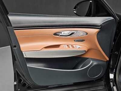 2021 Genesis GV70 — миниатюра 14