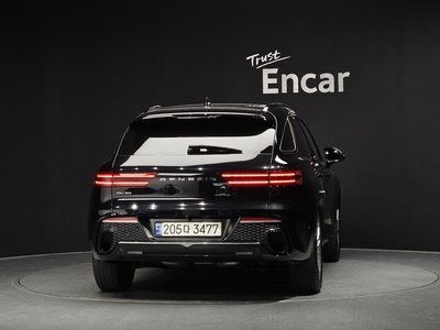 صورة 3 لـ 2021 Genesis GV70