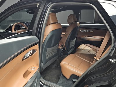 2021 Genesis GV70 — миниатюра 18