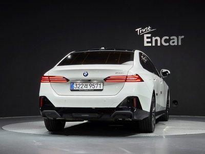 BMW 5 SERIES - 4