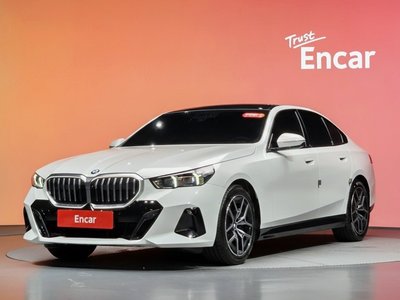 BMW 5 SERIES - 1