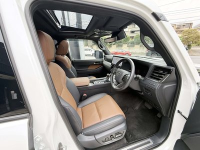 صورة 14 لـ 2025 Lexus GX