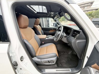 صورة 15 لـ 2025 Lexus GX