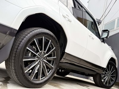 صورة 13 لـ 2025 Lexus GX
