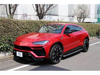 LAMBORGHINI URUS - 3