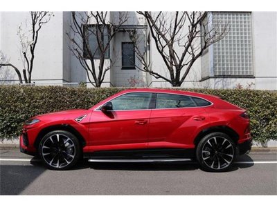 LAMBORGHINI URUS - 5