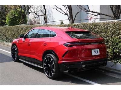 LAMBORGHINI URUS - 9