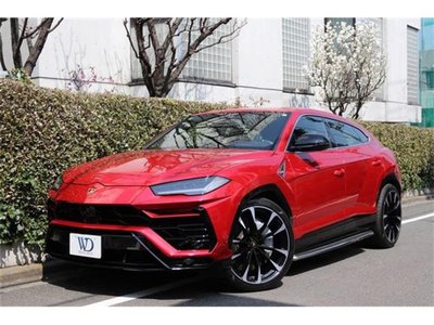 LAMBORGHINI URUS - 1