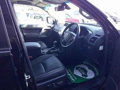 TOYOTA LAND CRUISER PRADO - 8