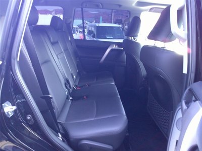 TOYOTA LAND CRUISER PRADO - 9