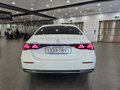 MERCEDES-BENZ E-CLASS - 3