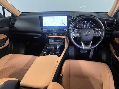 صورة مصغرة 11 لـ 2021 Lexus NX