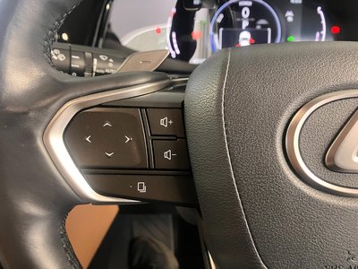 صورة مصغرة 39 لـ 2021 Lexus NX