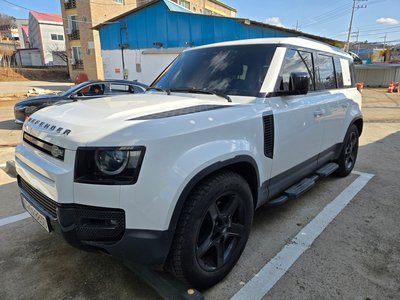 LAND ROVER DEFENDER - 4