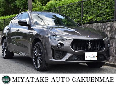 2020 Maserati LEVANTE photo 1