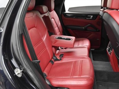 2021 Porsche CAYENNE thumbnail 12