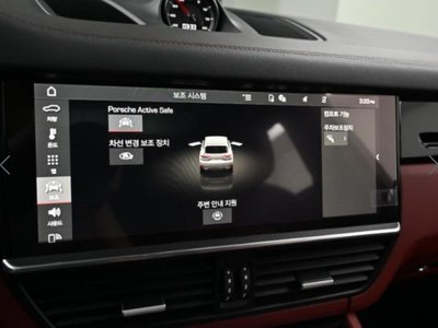 2021 Porsche CAYENNE thumbnail 17