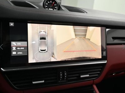 2021 Porsche CAYENNE thumbnail 15