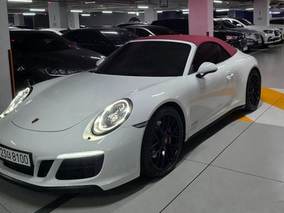 PORSCHE 911 - 8