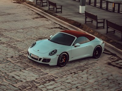 PORSCHE 911 - 10