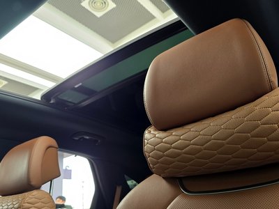 2023 Genesis GV70 — миниатюра 18