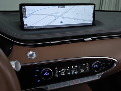 2023 Genesis GV70 — миниатюра 14