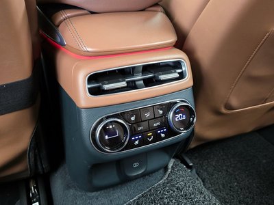 2023 Genesis GV70 — миниатюра 19