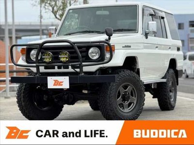TOYOTA LAND CRUISER 70 - 1