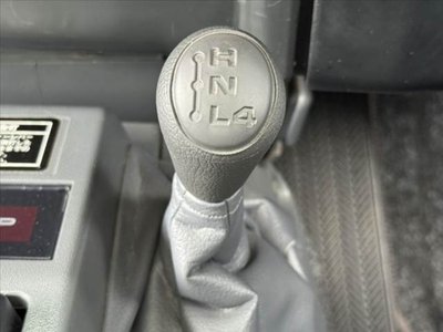 TOYOTA LAND CRUISER 70 - 5