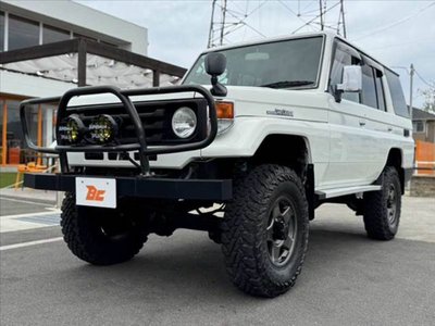 TOYOTA LAND CRUISER 70 - 10