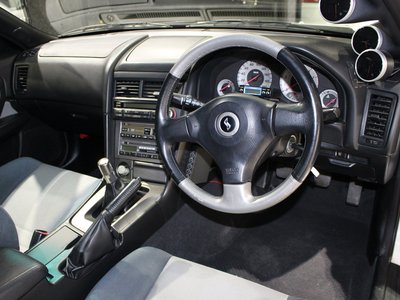 NISSAN SKYLINE COUPE - 2