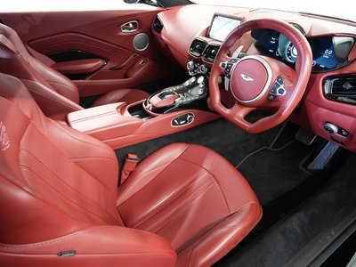 ASTON MARTIN VANTAGE - 7