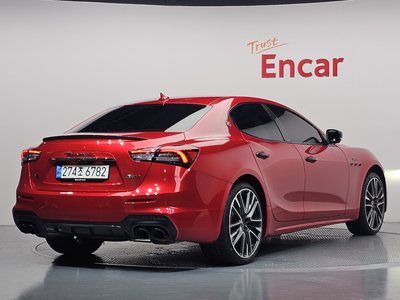 صورة 3 لـ 2021 Maserati GHIBLI