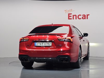 صورة 4 لـ 2021 Maserati GHIBLI