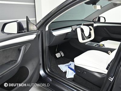 2024 Tesla MODEL Y thumbnail 11