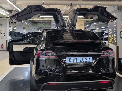 2026 Tesla MODEL X — фото 7