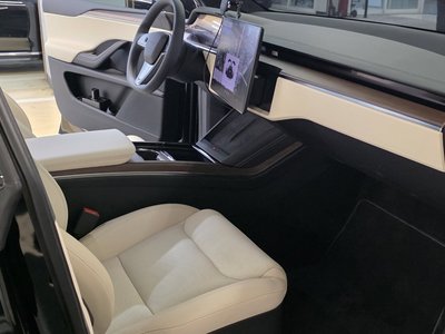 2026 Tesla MODEL X — фото 5