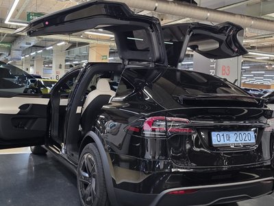 2026 Tesla MODEL X — фото 6
