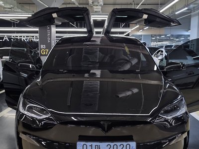 2026 Tesla MODEL X — фото 1