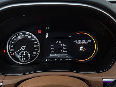 صورة 8 لـ 2022 Genesis GV70