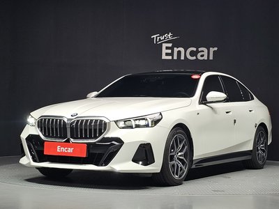 2023 BMW 5 SERIES — фото 1