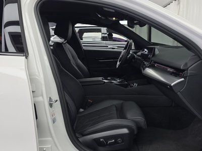 2023 BMW 5 SERIES — миниатюра 16