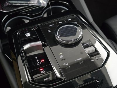 2023 BMW 5 SERIES — миниатюра 12