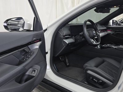 2023 BMW 5 SERIES — миниатюра 13