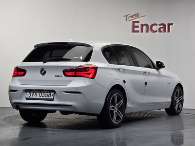 BMW 1 SERIES - 5