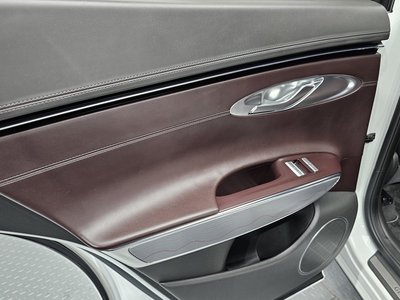 2022 Genesis GV70 — миниатюра 15