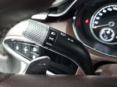 2022 Genesis GV70 — миниатюра 25