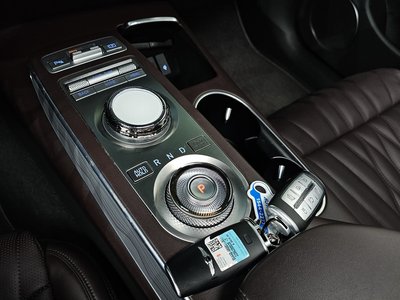 2022 Genesis GV70 — миниатюра 12