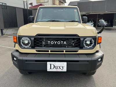 TOYOTA LAND CRUISER - 4