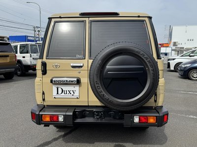 TOYOTA LAND CRUISER - 7